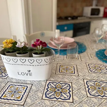 Zefiro Casa * אורוסיי